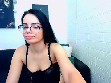 girl Boob Cam with sophi3_x