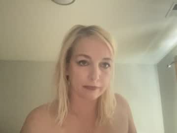 girl Boob Cam with satinementor