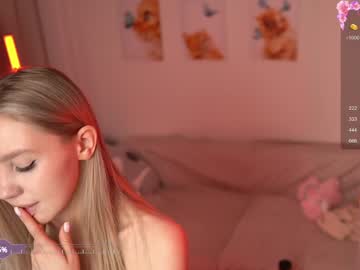 girl Boob Cam with avroramy