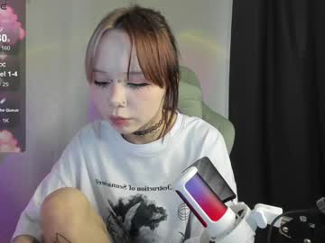 girl Boob Cam with gummi_heart
