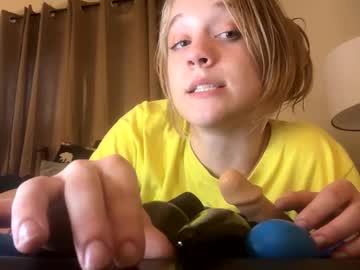 girl Boob Cam with lola_bunns