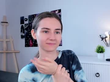 girl Boob Cam with approche_toi_petite