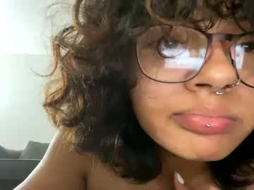 girl Boob Cam with theelee__