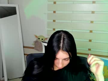 girl Boob Cam with emilie_shy