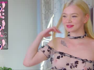girl Boob Cam with dinky_emily