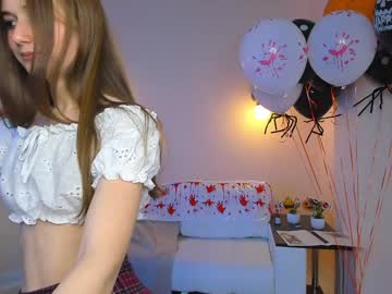 girl Boob Cam with emiliaswallow