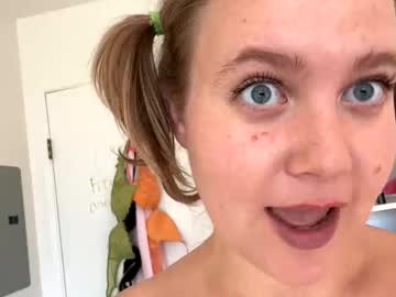 girl Boob Cam with phoenix_songbird808