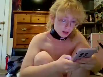 couple Boob Cam with blonde_katie