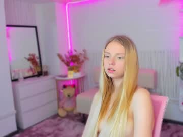 girl Boob Cam with laura_sun_