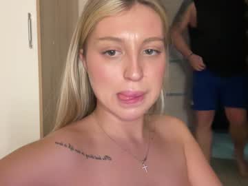 couple Boob Cam with skyffi