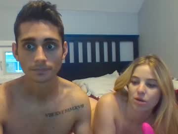 couple Boob Cam with scarlettandsantiago