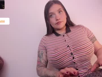 girl Boob Cam with darknes_lilith18